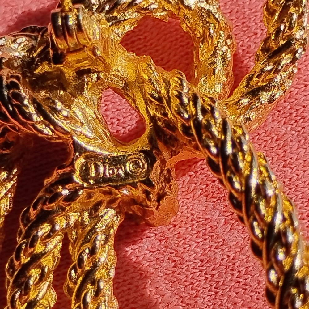 Christian Dior Vintage Elegant Gold Plated Knot Brooch.Authintic - Picture 15 of 16